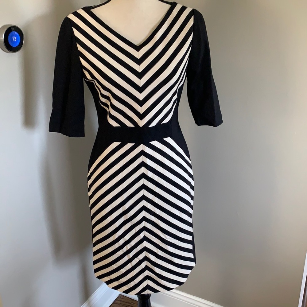 TAHARI dress